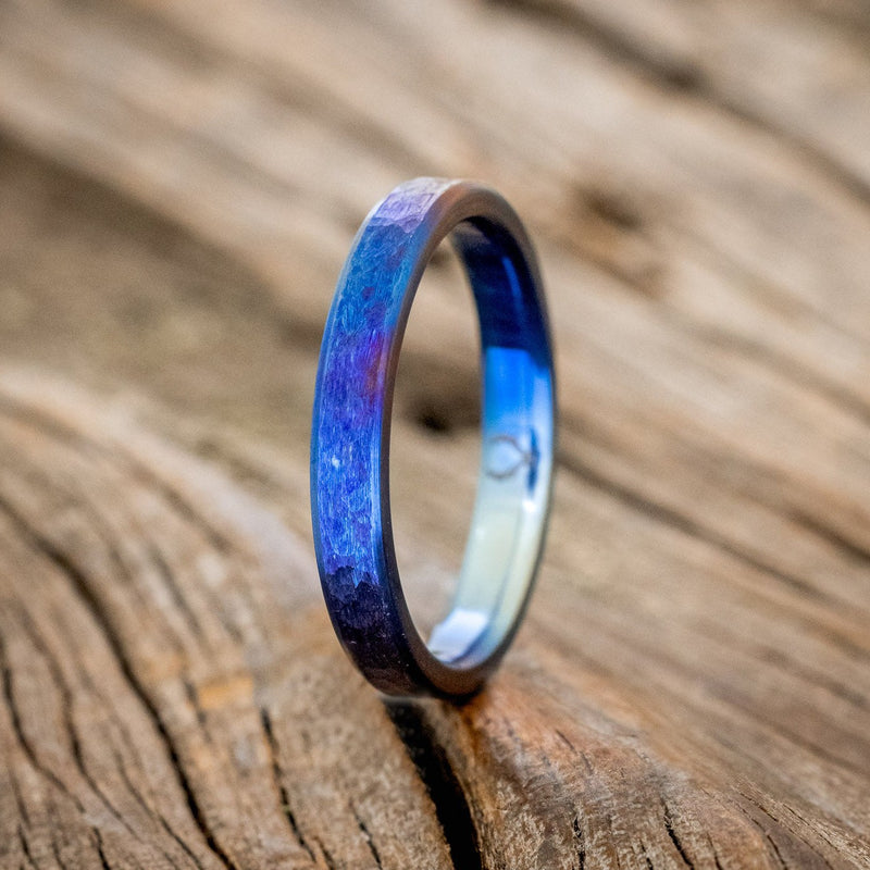 FIRE-TREATED TITANIUM WEDDING BAND WITH HAMMERED FINISH-1