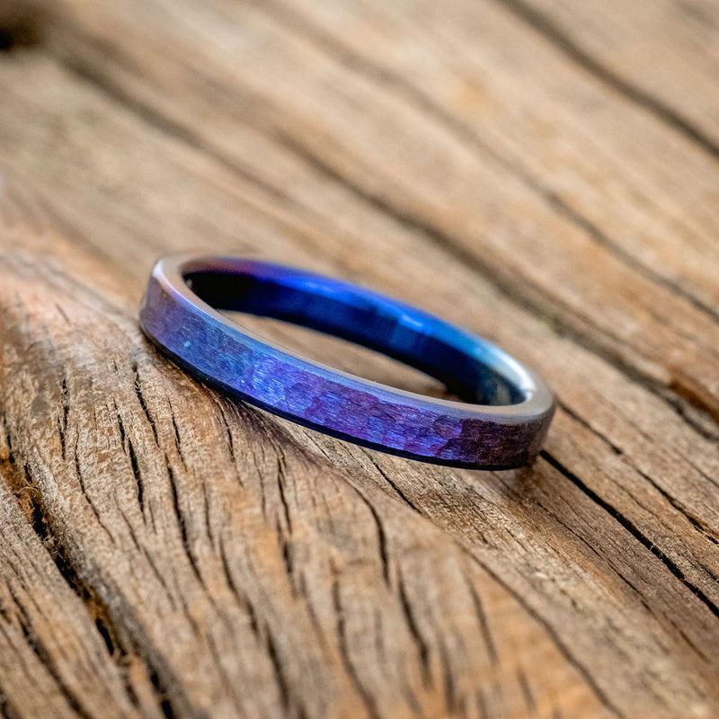 FIRE-TREATED TITANIUM WEDDING BAND WITH HAMMERED FINISH-2