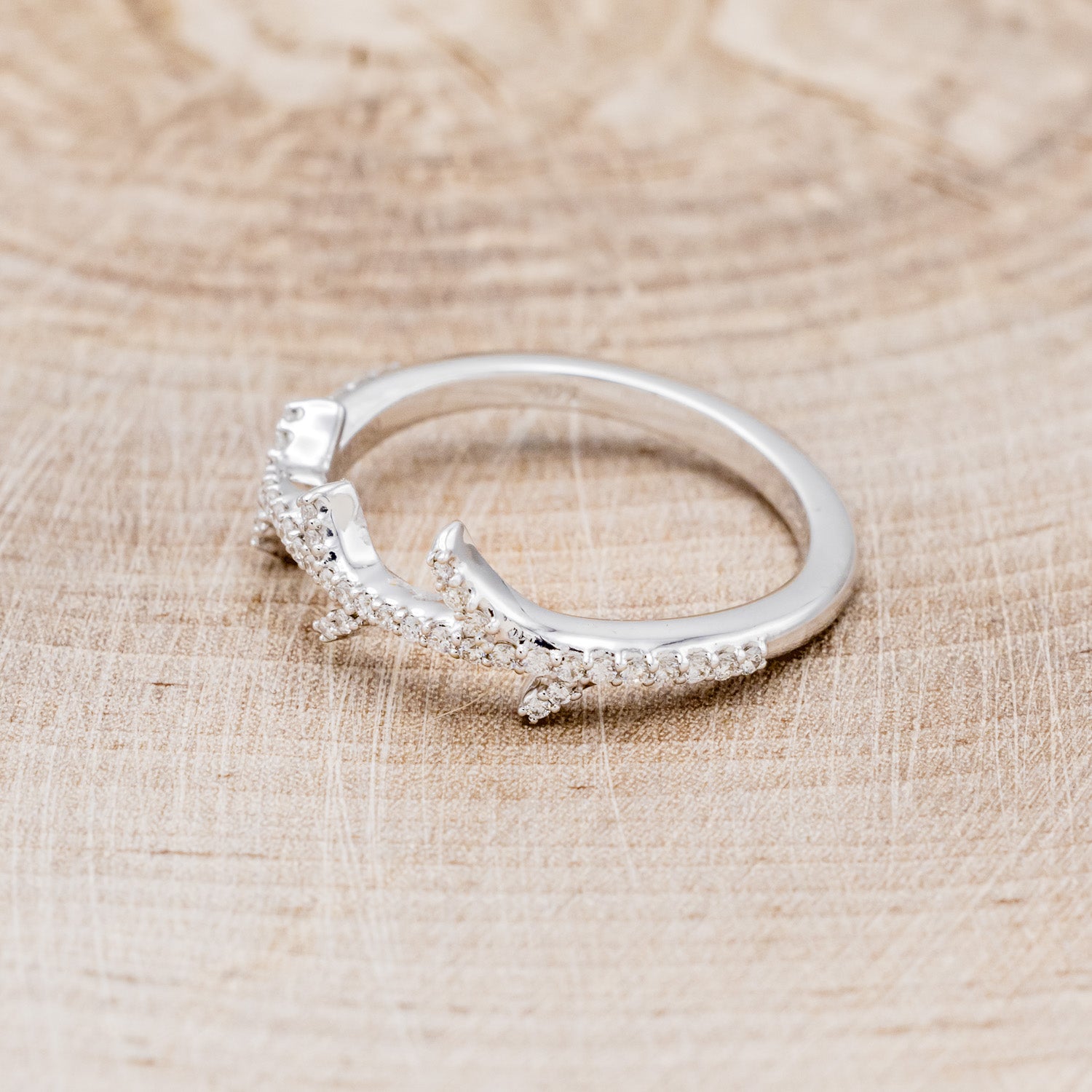 "ARTEMIS" STACKER - 14K GOLD PAVÉ DIAMOND ANTLER-STYLE STACKING BAND-10