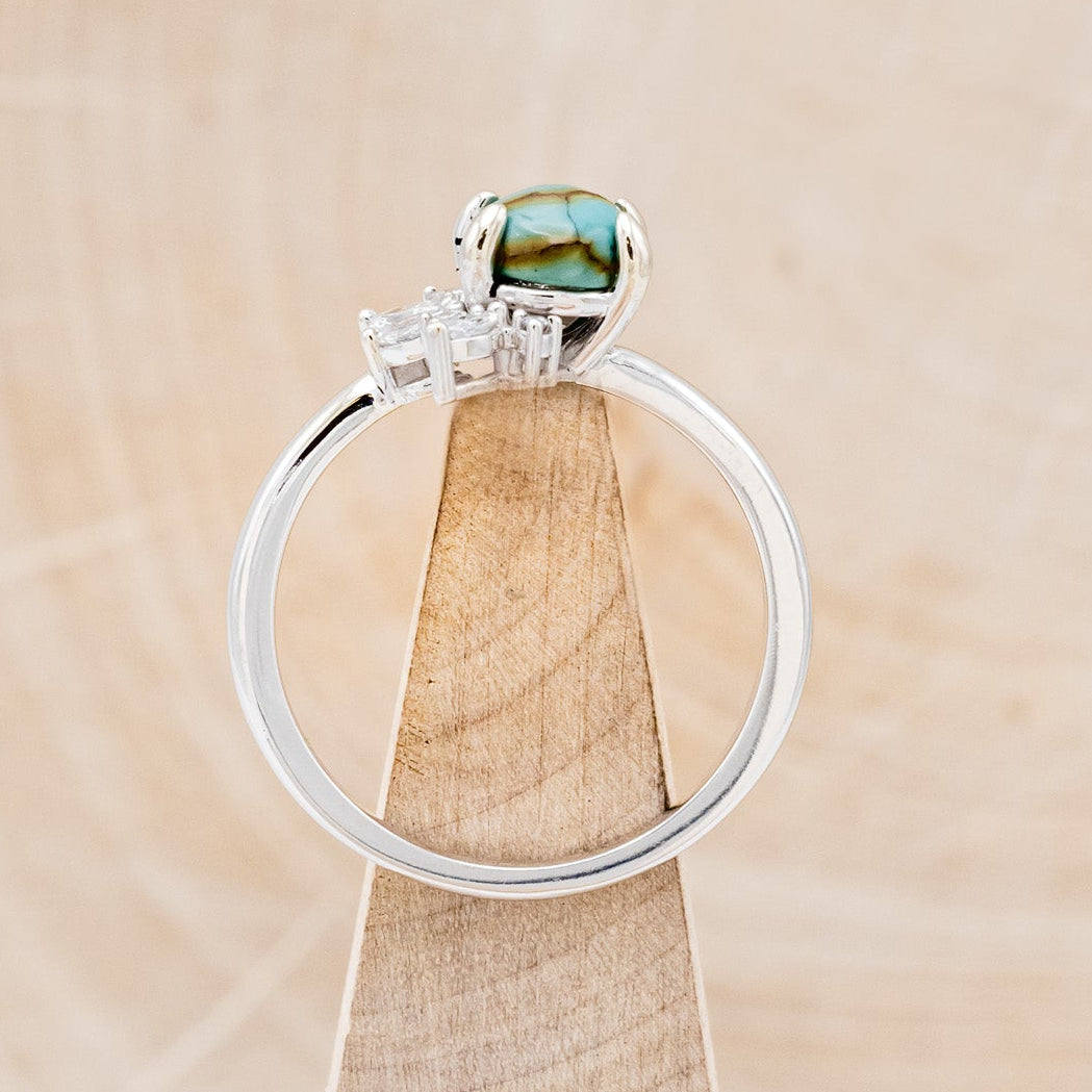 "AURAE" - ROUND CUT TURQUOISE ENGAGEMENT RING & TRACER-11
