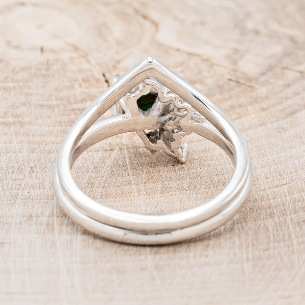 "AURAE" - ROUND CUT TURQUOISE ENGAGEMENT RING & TRACER-5
