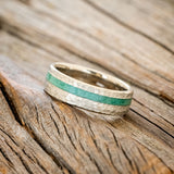 "VERTIGO" - MALACHITE WEDDING RING FEATURING A HAMMERED 14K GOLD BAND-8