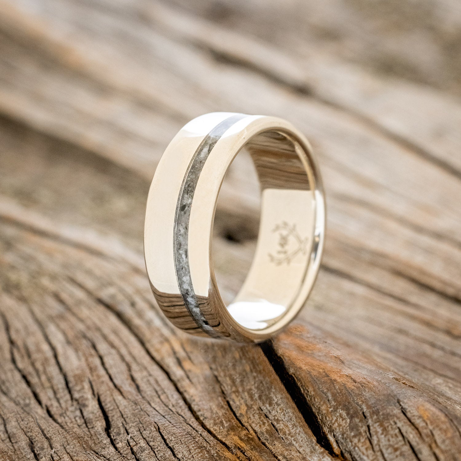 "VERTIGO" - WEDDING BAND WITH SINGLE INLAY-7