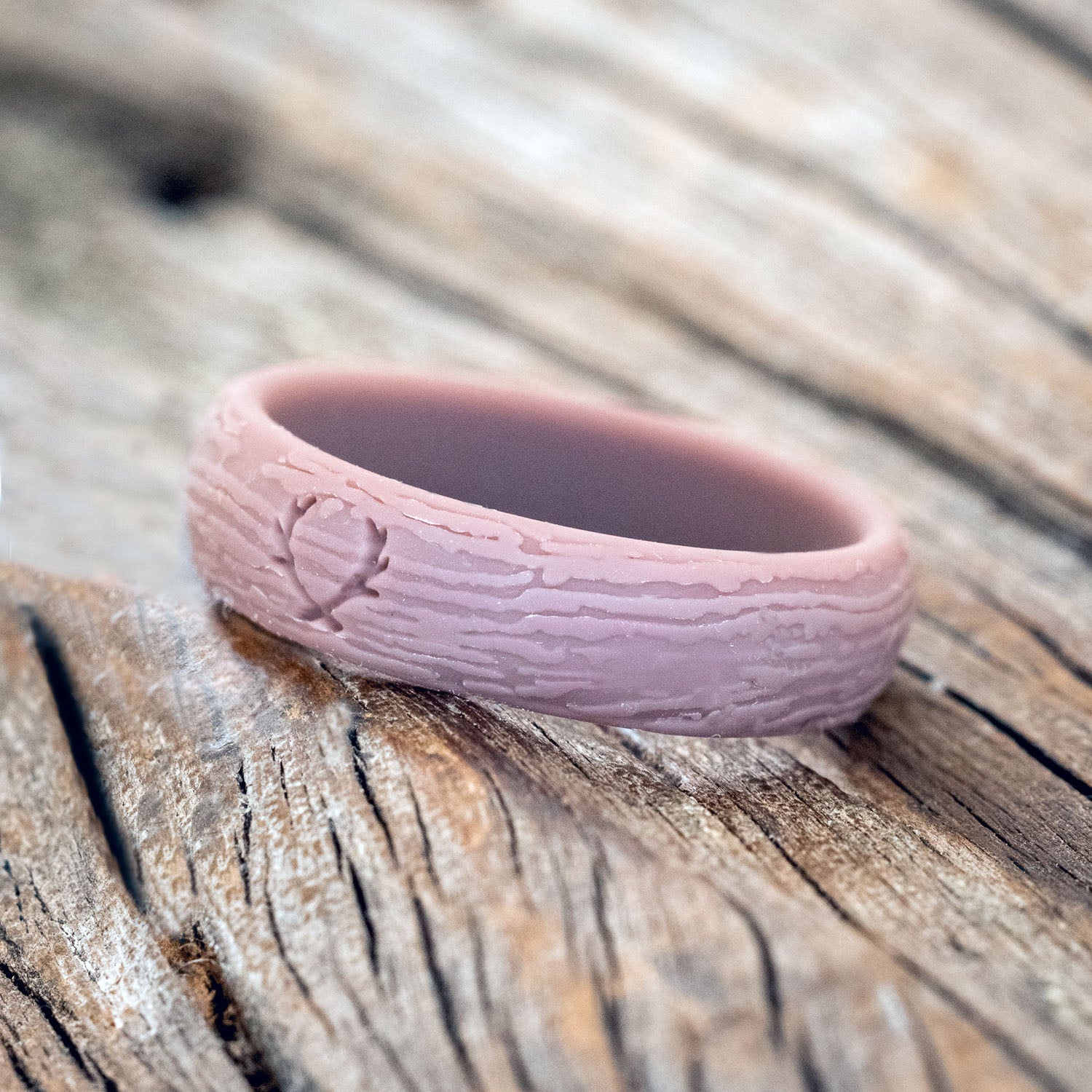 WOMEN'S MAUVE WOOD GRAINED SILICONE WEDDING BAND-2