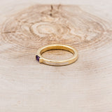 14K GOLD WEDDING BAND WITH AMETHYST CENTER STONE & WHITE GOLD INLAYS-3