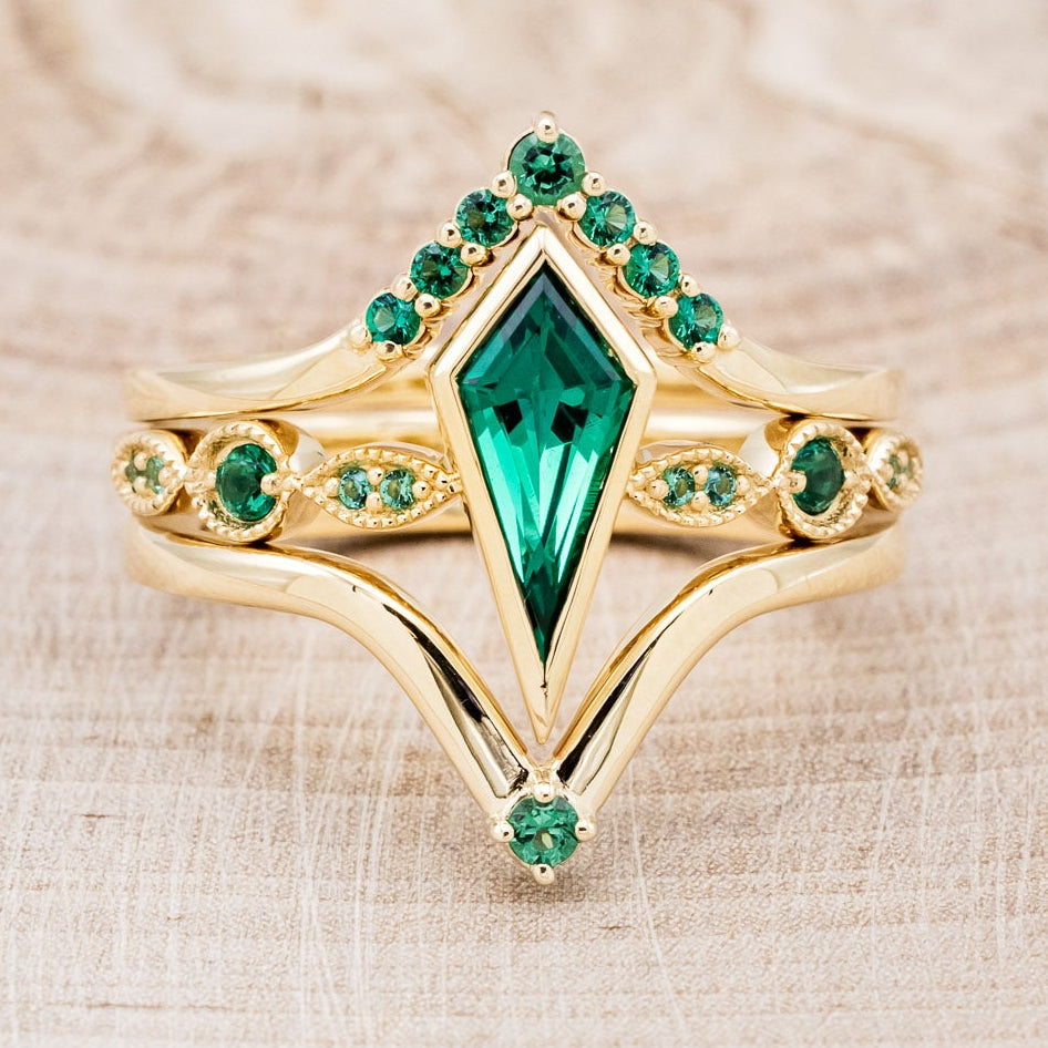 "BIANCA" - BRIDAL SUITE - KITE CUT LAB-GROWN EMERALD ENGAGEMENT RING WITH EMERALD & DIAMOND ACCENTS-4