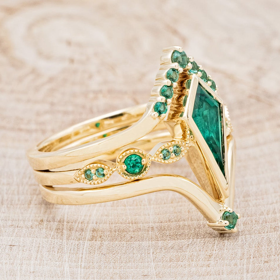 "BIANCA" - BRIDAL SUITE - KITE CUT LAB-GROWN EMERALD ENGAGEMENT RING WITH EMERALD & DIAMOND ACCENTS-2