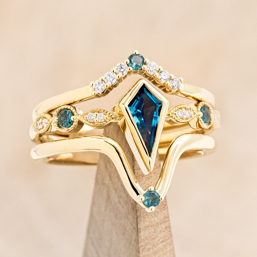 "BIANCA" - BRIDAL SUITE - KITE CUT LAB-GROWN ALEXANDRITE ENGAGEMENT RING WITH ALEXANDRITE & DIAMOND ACCENTS-12