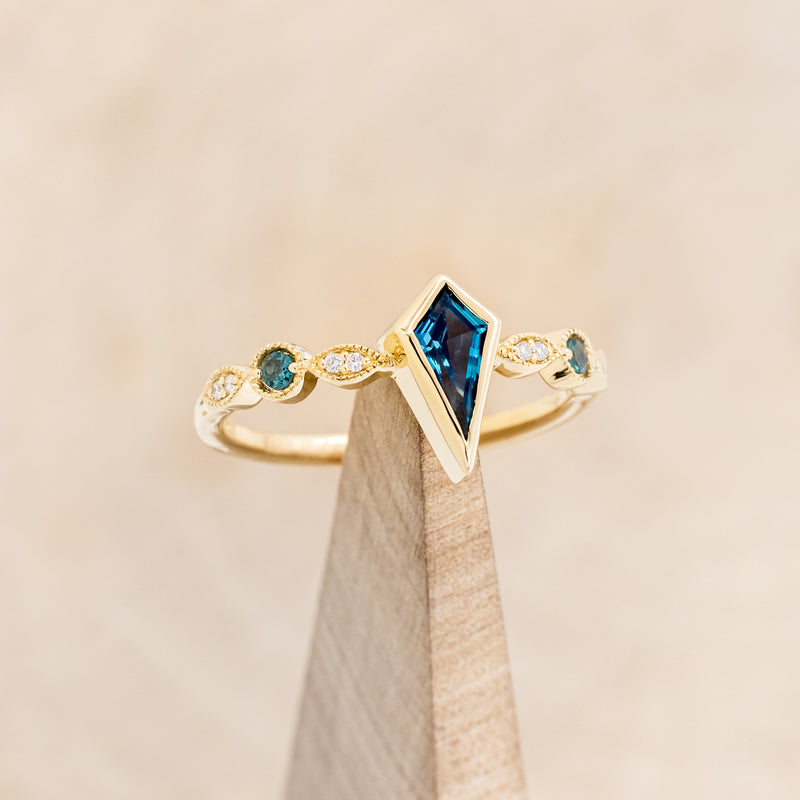 "BIANCA" - BRIDAL SUITE - KITE CUT LAB-GROWN ALEXANDRITE ENGAGEMENT RING WITH ALEXANDRITE & DIAMOND ACCENTS-18