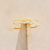 DIAMOND KNOT ACCENTED RING - 14K YELLOW GOLD - SIZE 7