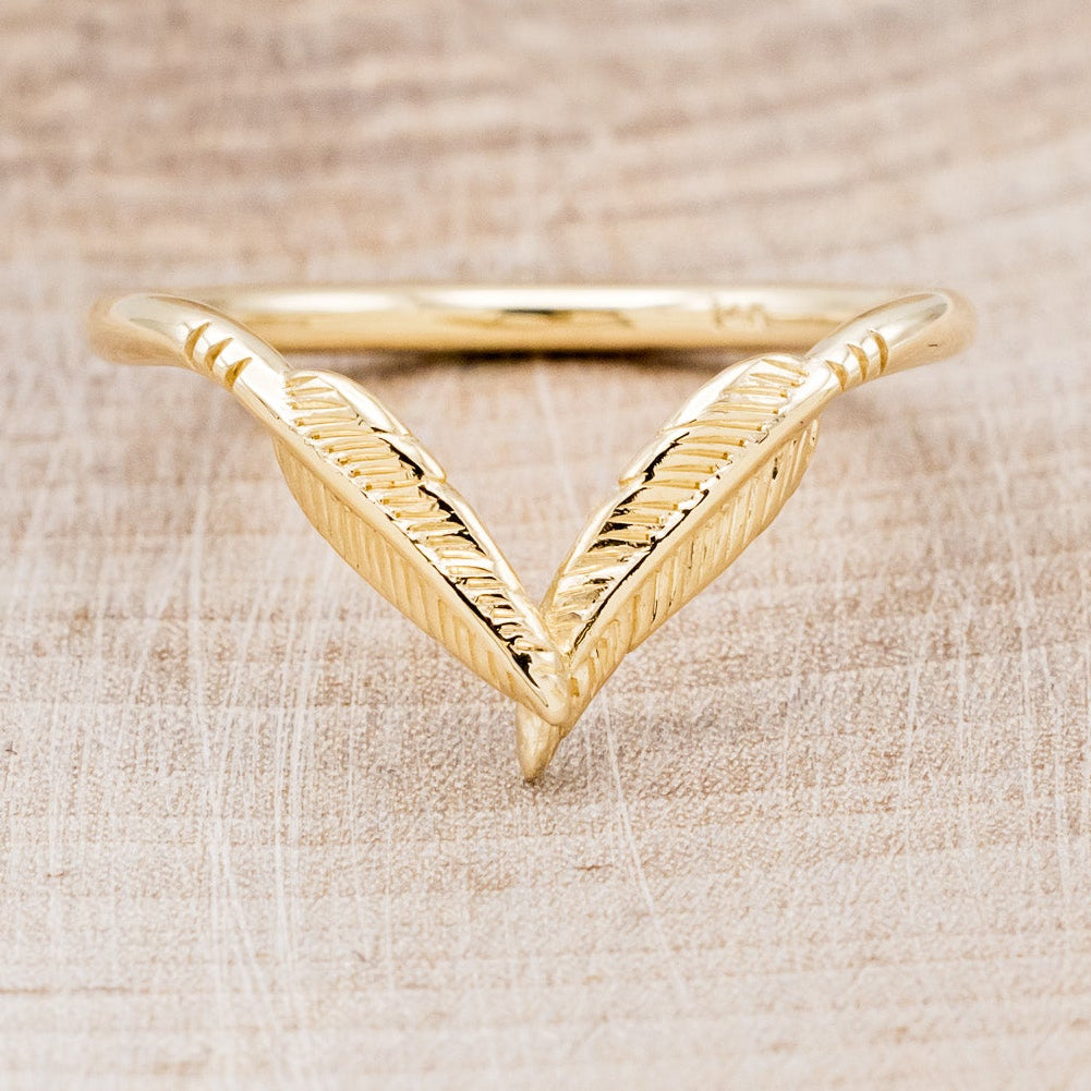 "FALA" - FEATHER ACCENTED TRACER WEDDING BAND-16
