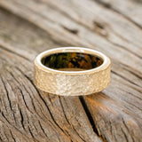 MOSSY PATINA COPPER LINED WEDDING RING FEATURING A HAMMERED 14K GOLD BAND-2