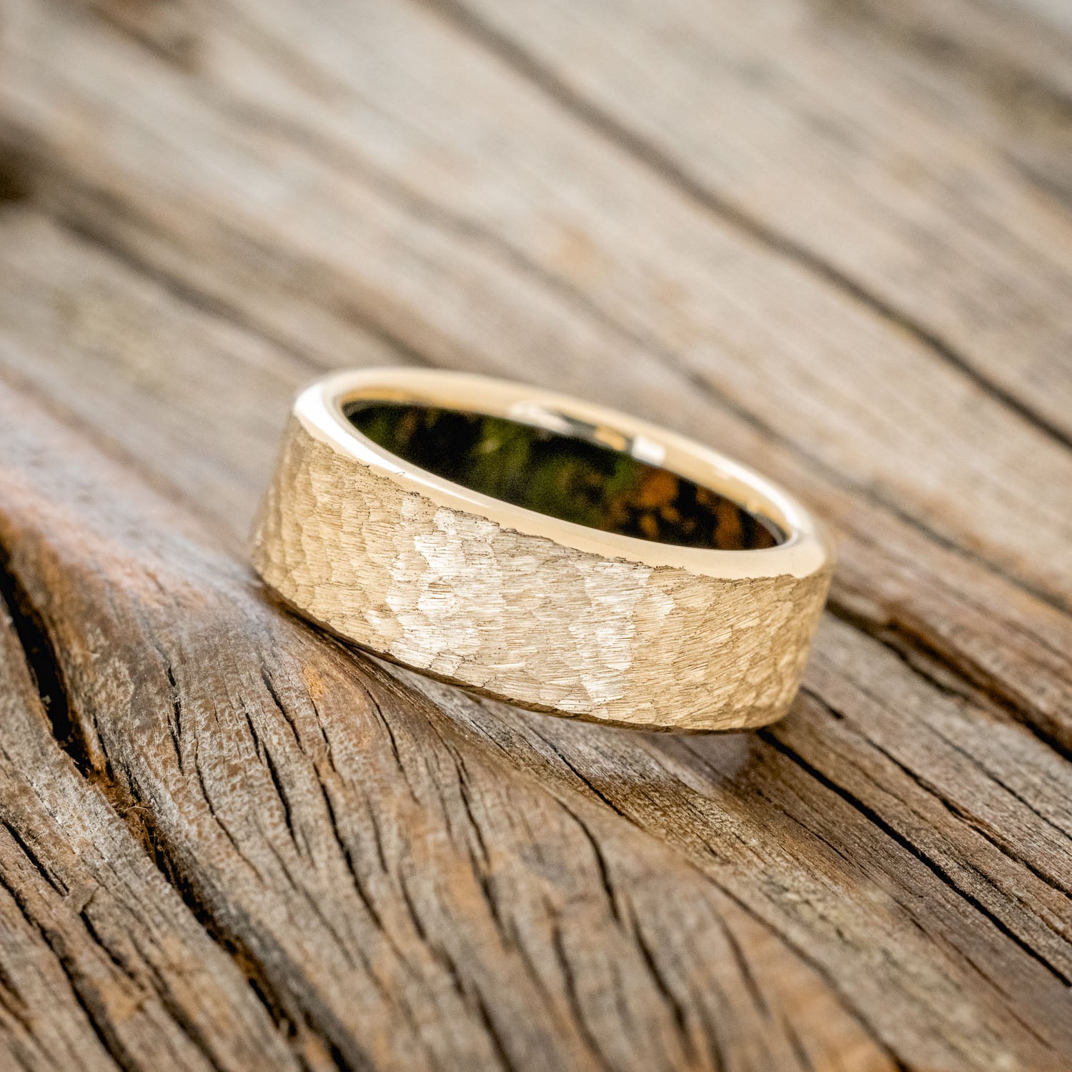 MOSSY PATINA COPPER LINED WEDDING RING FEATURING A HAMMERED 14K GOLD BAND-5