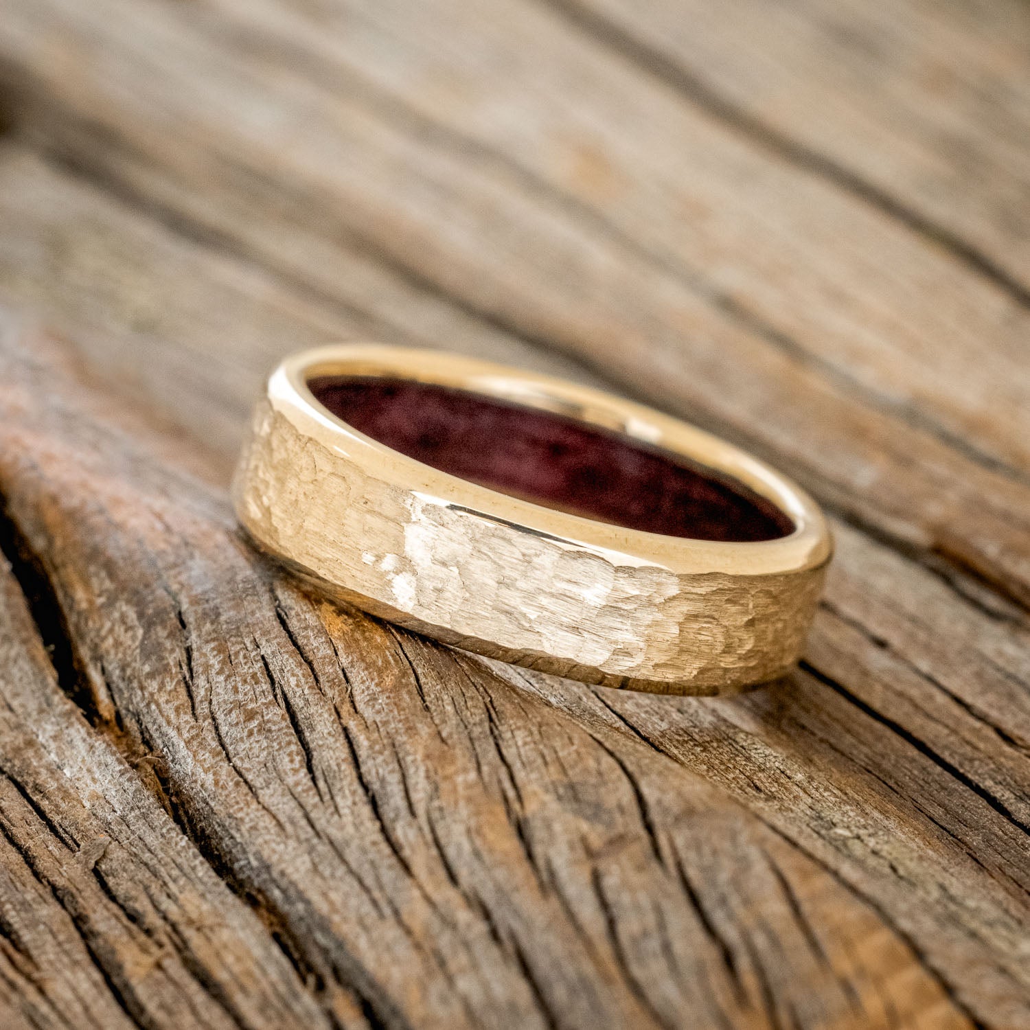 PURPLEHEART WOOD LINED WEDDING RING FEATURING A HAMMERED 14K GOLD BAND-4