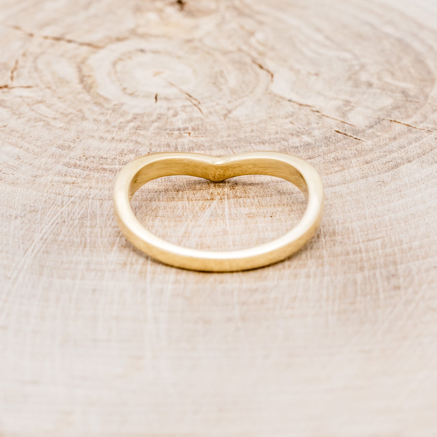 "KIDA" - V-SHAPE STACKING WEDDING BAND WITH ANTLER INLAY-11