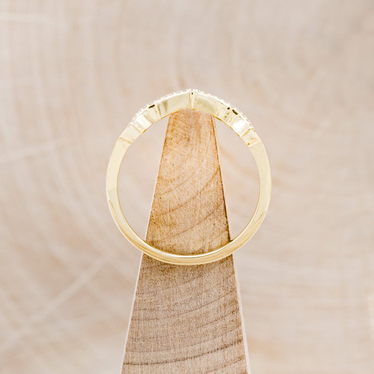 "LUCY IN THE SKY" - ROUND CUT LAVENDER MOON QUARTZ WEDDING BAND SET WITH DIAMOND HALO & TRACER-18