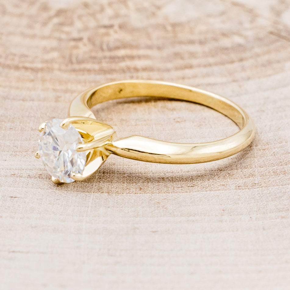6 PRONG ROUND CUT MOISSANITE SOLITAIRE ENGAGEMENT RING-4
