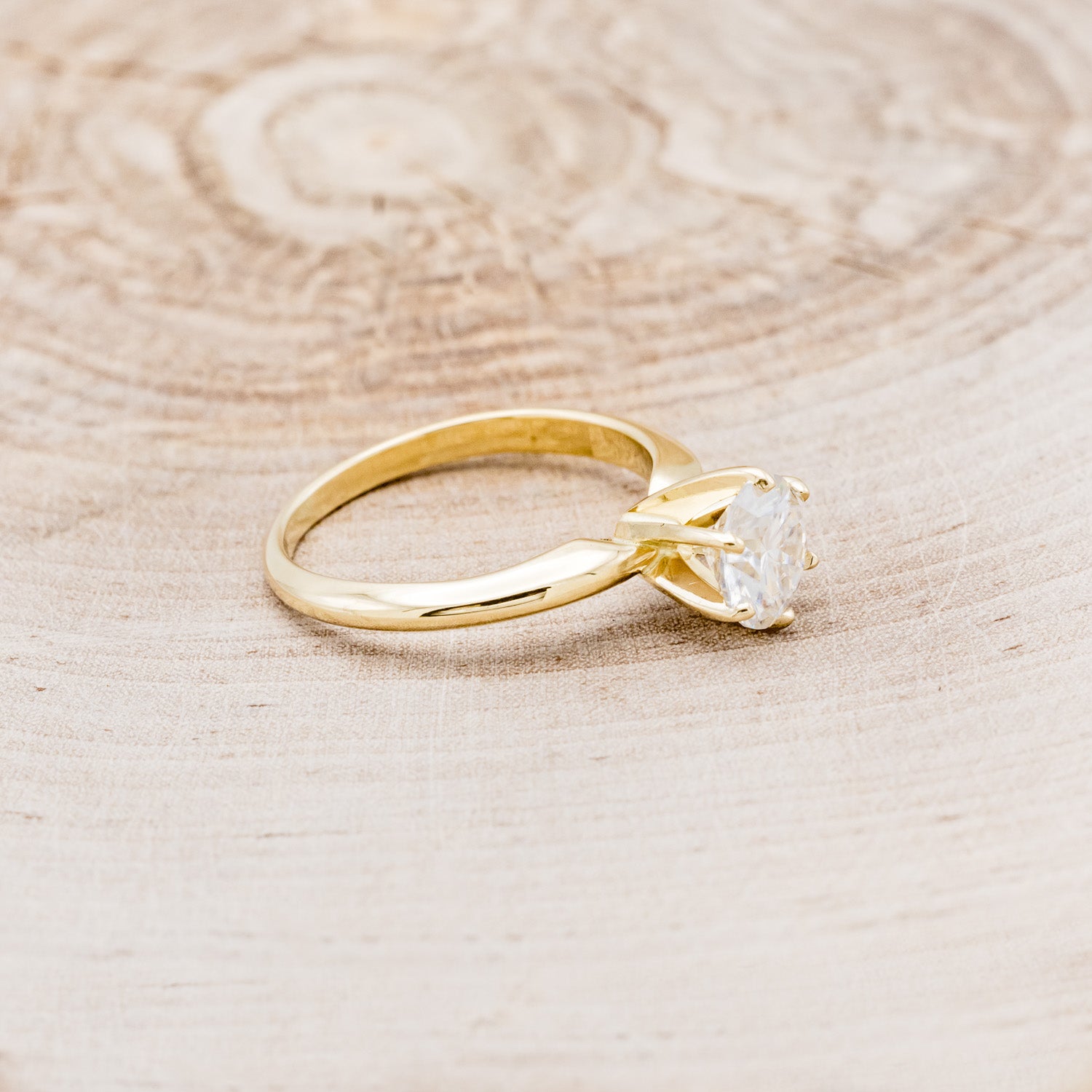 6 PRONG ROUND CUT MOISSANITE SOLITAIRE ENGAGEMENT RING-3