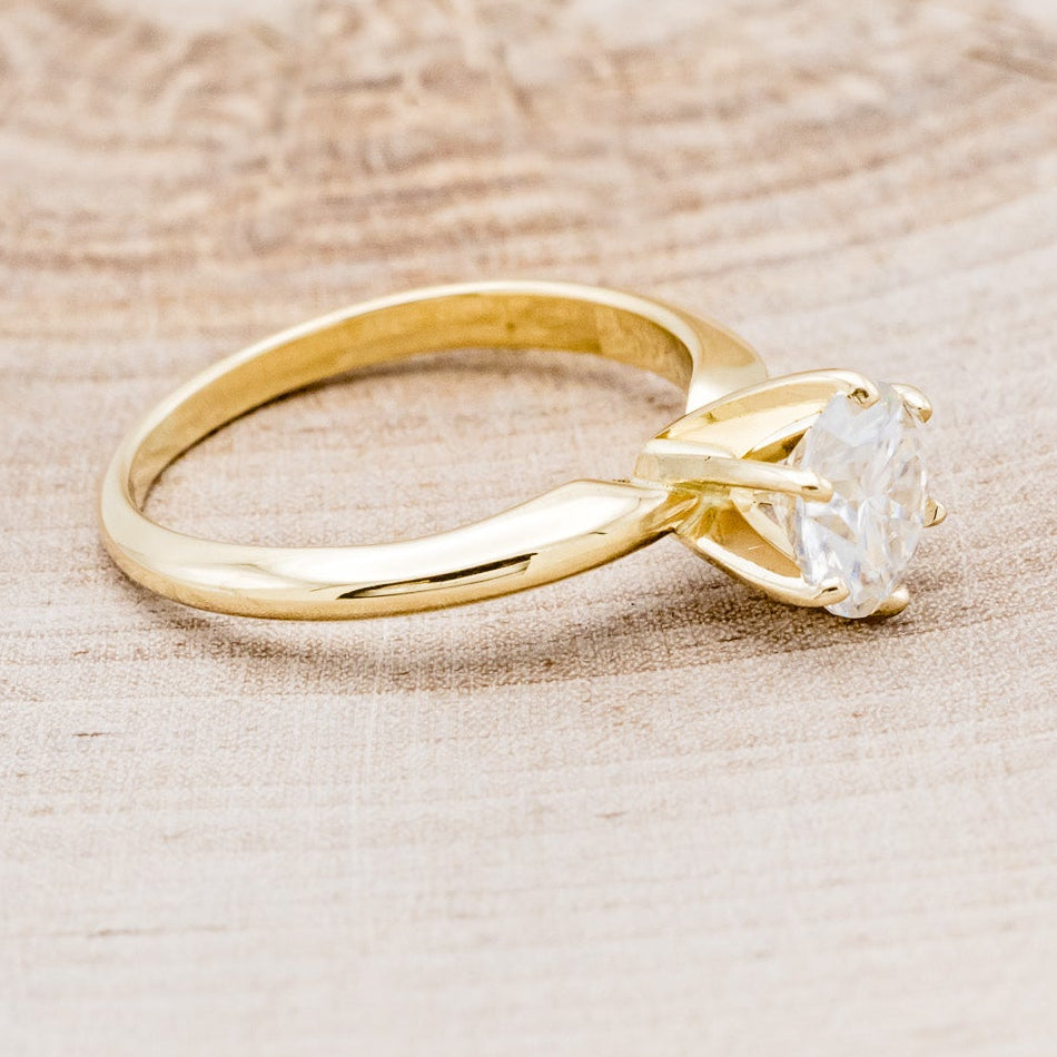 6 PRONG ROUND CUT MOISSANITE SOLITAIRE ENGAGEMENT RING-3