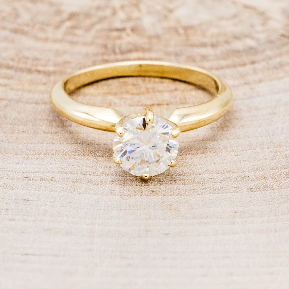 6 PRONG ROUND CUT MOISSANITE SOLITAIRE ENGAGEMENT RING-2