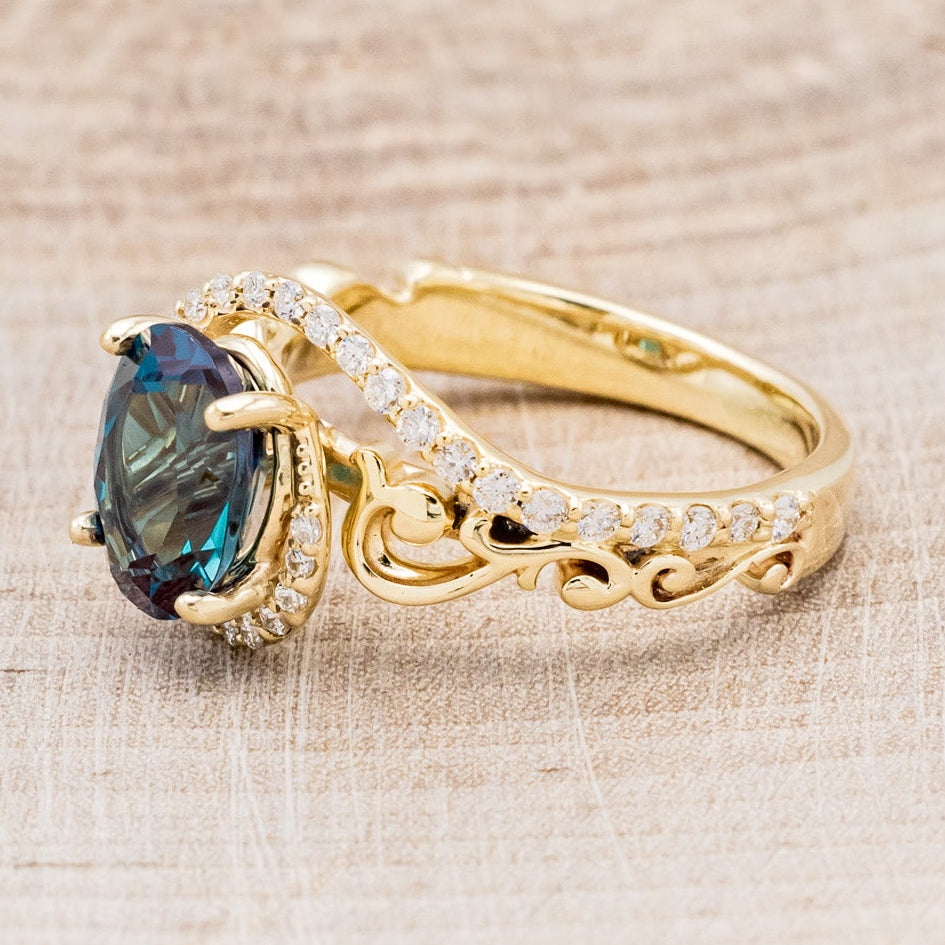 "SCARLET" - OVAL LAB-GROWN ALEXANDRITE ENGAGEMENT RING WITH DIAMOND ACCENTS-3