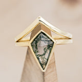 "WILLA" - KITE CUT MOSS AGATE SOLITAIRE ENGAGEMENT RING WITH TRACER