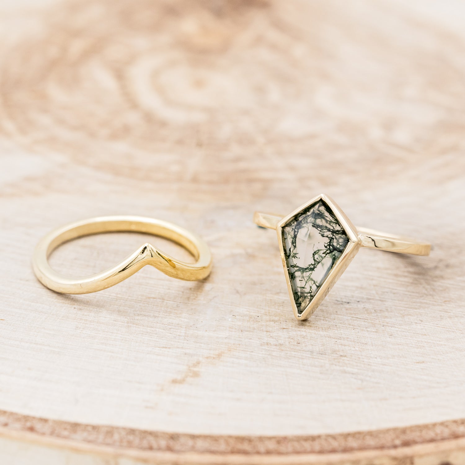 "WILLA" - KITE CUT MOSS AGATE SOLITAIRE ENGAGEMENT RING WITH TRACER-5